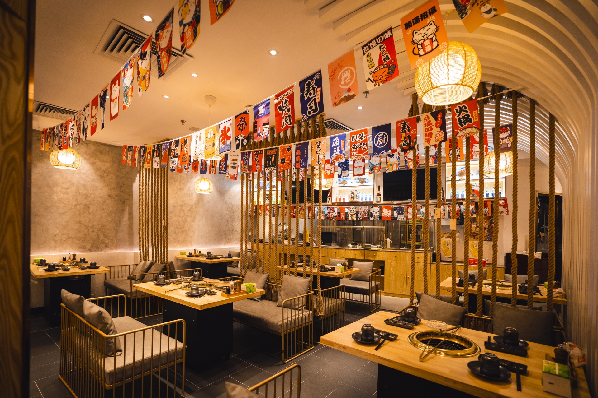 麦当劳如何通过深圳餐饮空间设计来确定餐厅的装修风格？